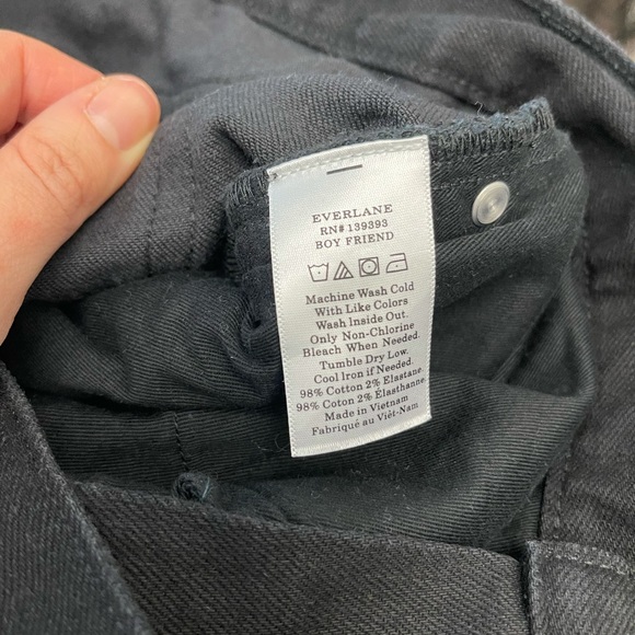 Everlane Boyfriend Jean in Black - Picture 6 of 6